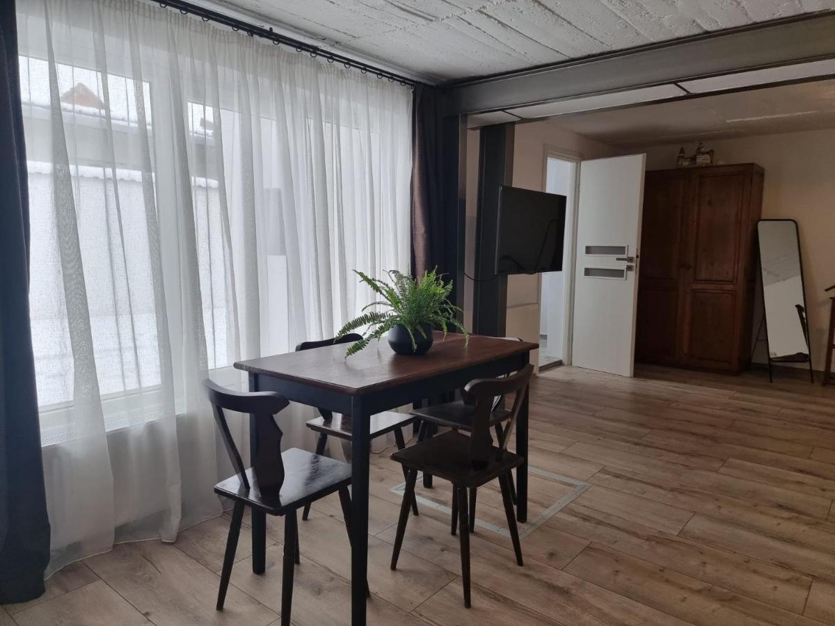 The Cozy Bunker Apartment Sibiu Ngoại thất bức ảnh