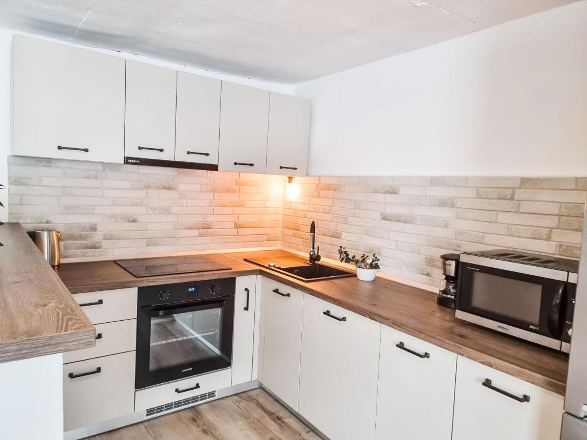 The Cozy Bunker Apartment Sibiu Ngoại thất bức ảnh